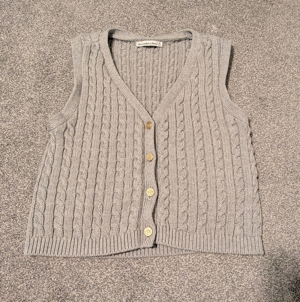 Abercrombie & Fitch Light Gray Cable Knit Cardigan Vest Size Medium - Picture 2 of 7